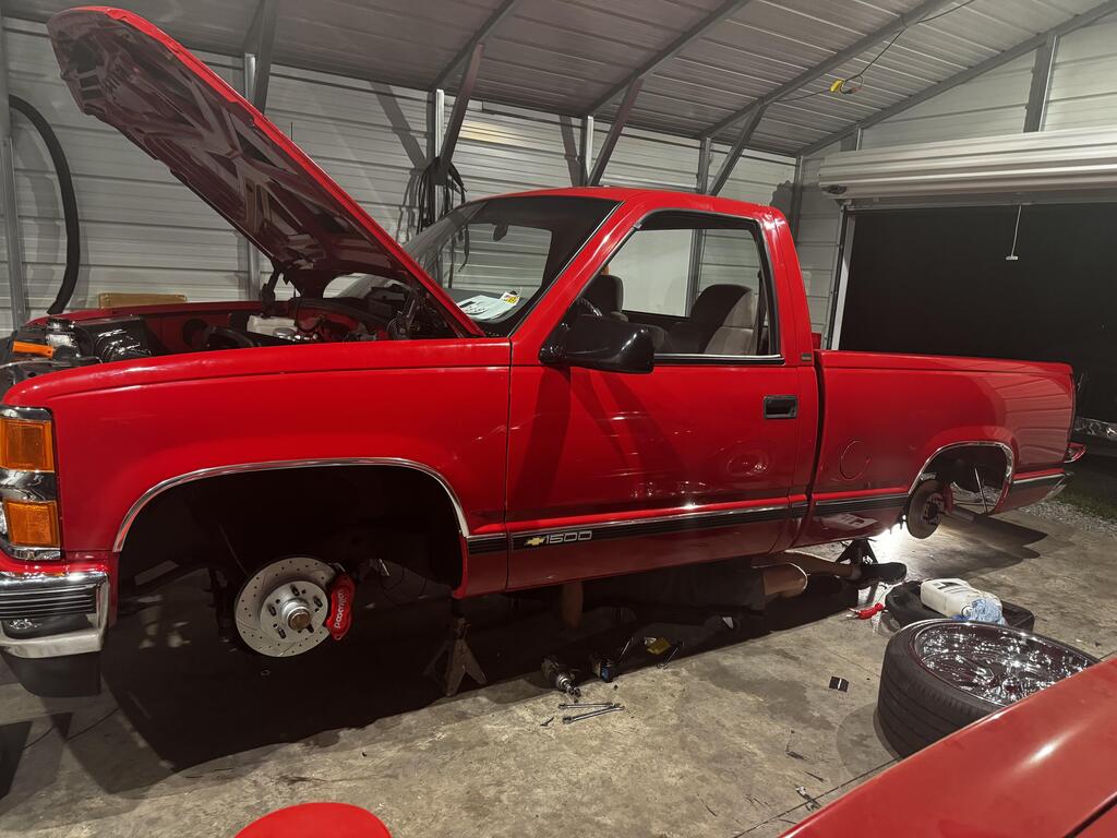 MFG Front Wilwood Upgrade Kit (5-Lug) - 88-98 GM 2WD Truck / SUV