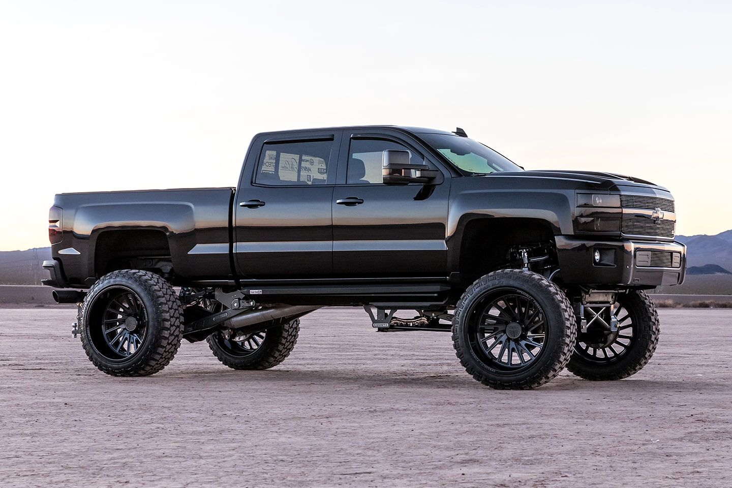 Cognito Performance Lift Kit, 10" - 2.0 PSRR Fox Shocks - 11-19 GM 2500/3500
