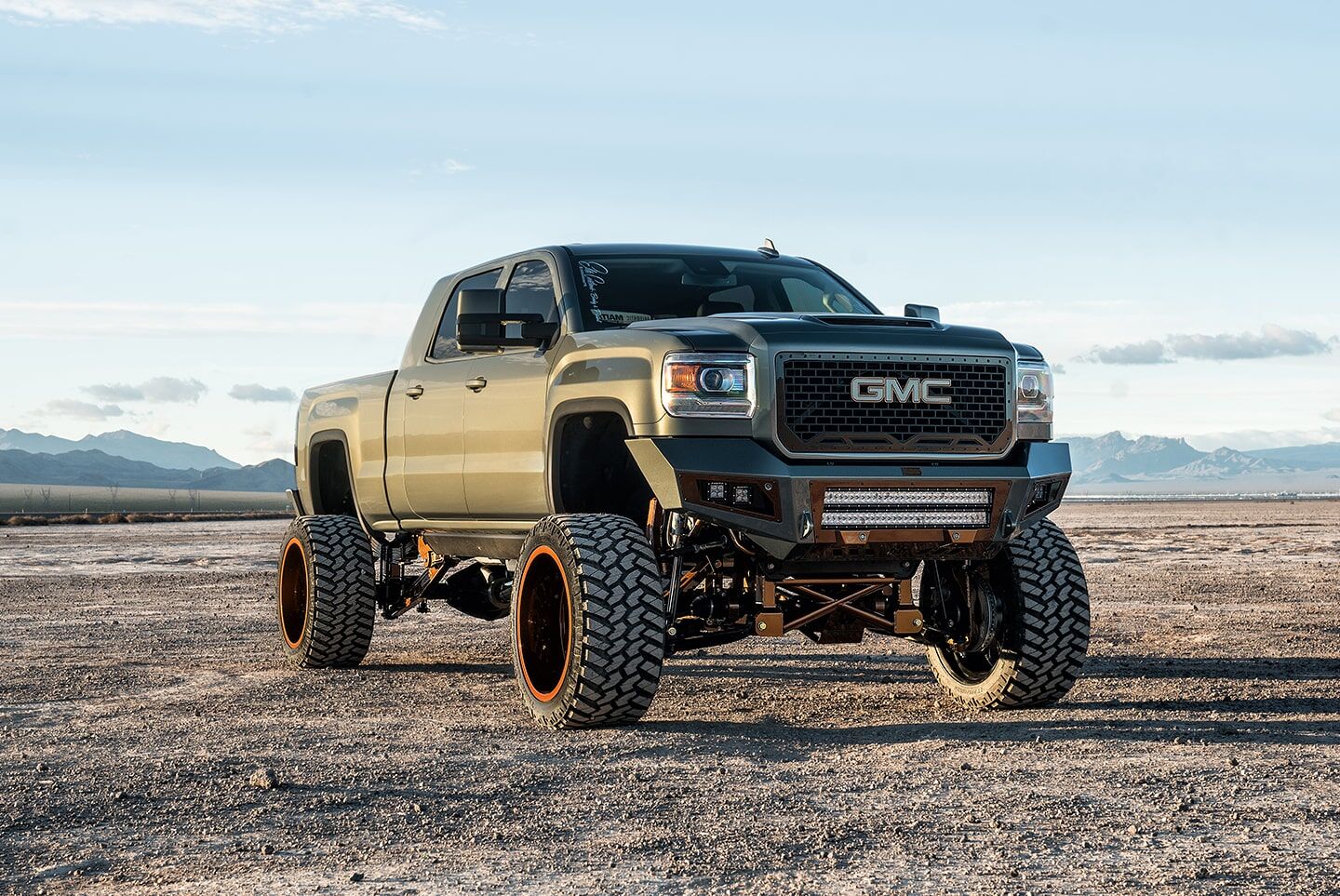Cognito Performance Lift Kit, 10" - 2.0 PSRR Fox Shocks - 11-19 GM 2500/3500