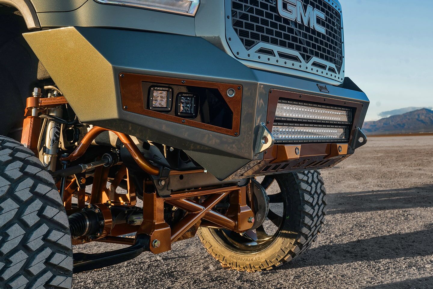 Cognito Performance Lift Kit, 10" - 2.0 PSRR Fox Shocks - 11-19 GM 2500/3500