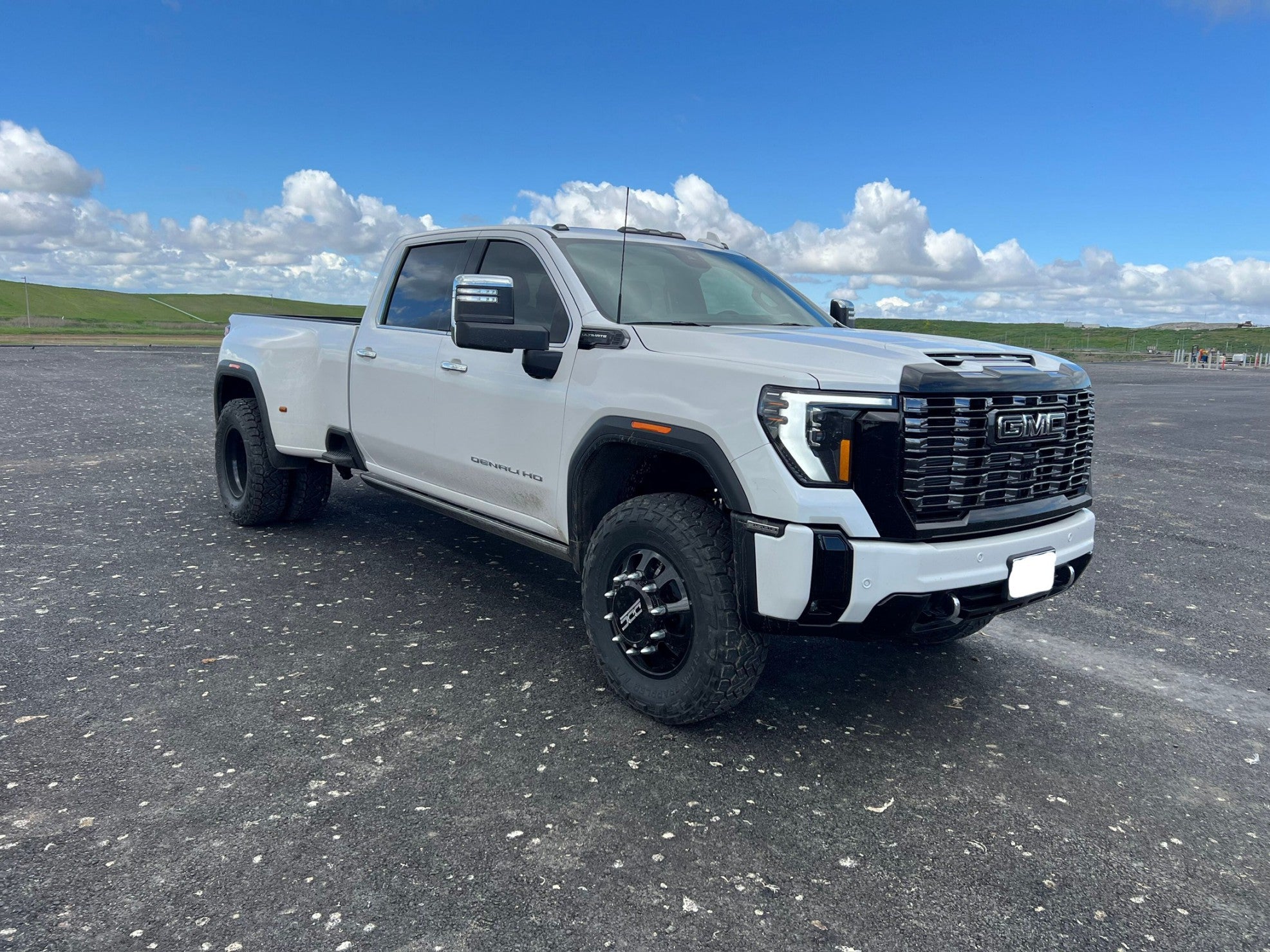 Dually Design Co - The Shield - (GM Duallys)