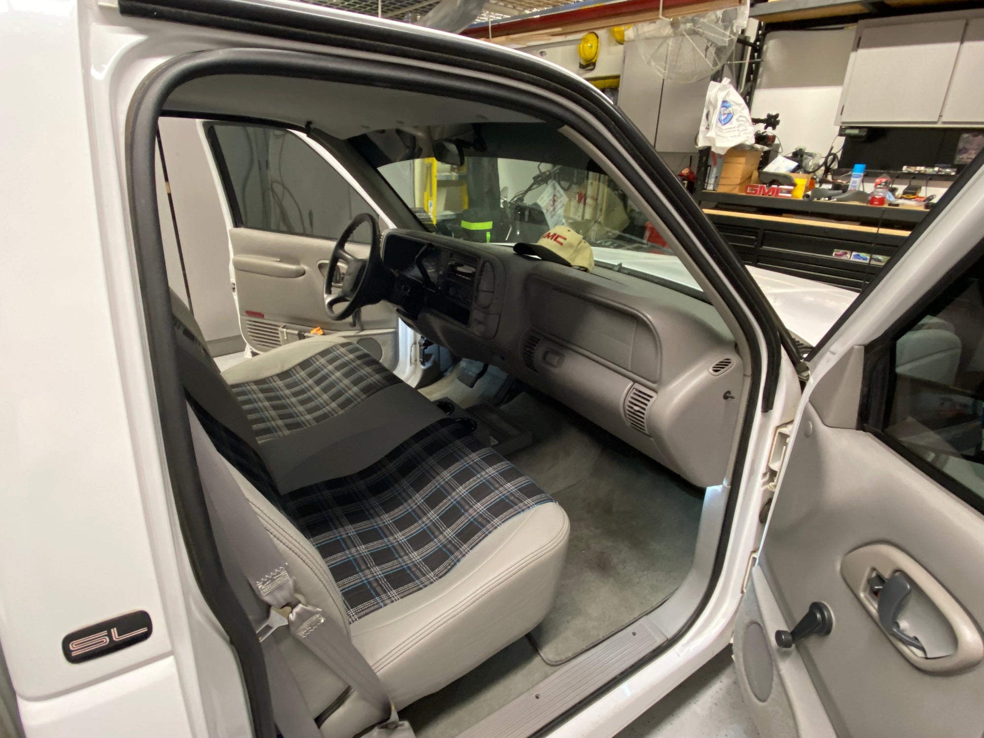 Titan 1988-1998 GM Truck Bench Seat Package