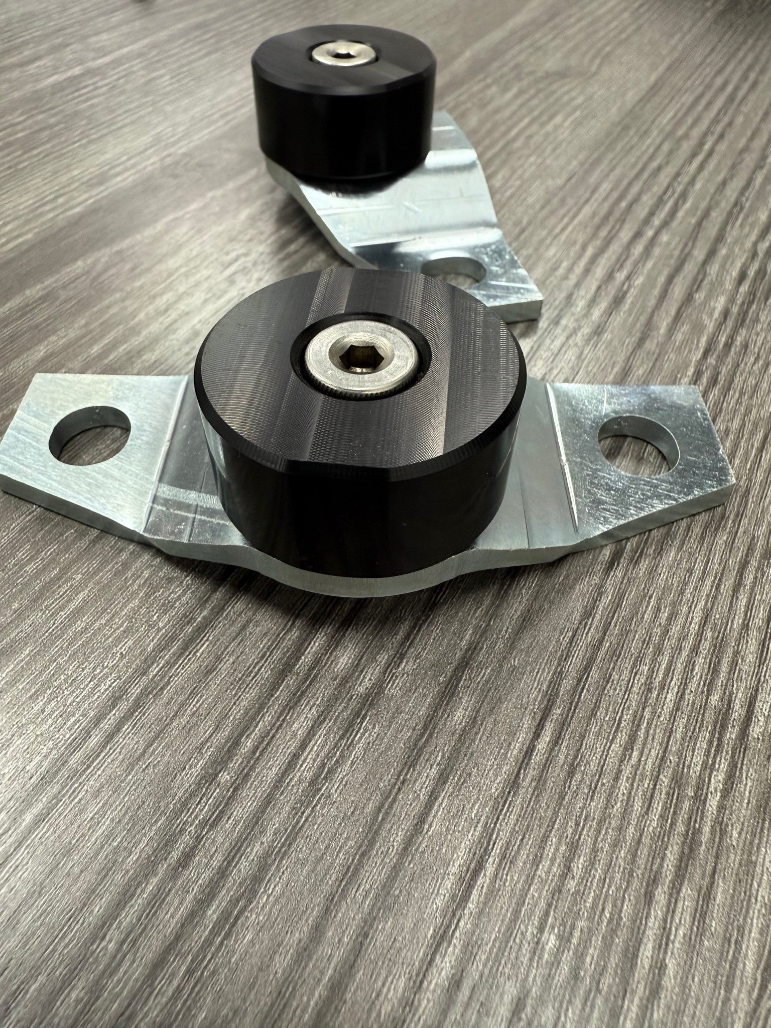 Tre5 Customs Tailgate Trunion Kit - 67-72 C10