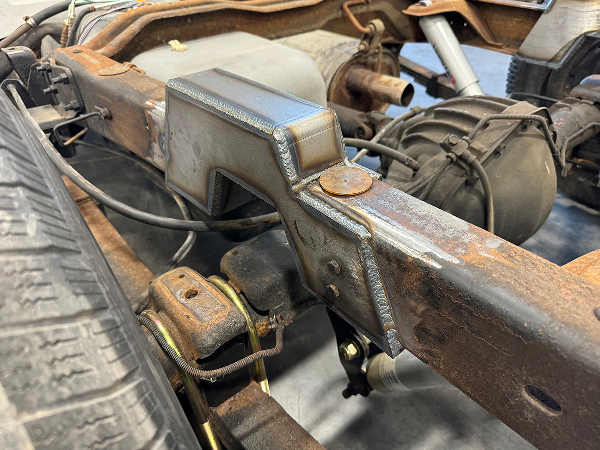 React Under Bed Step Notch - 92-99 C3500 - WELD IN