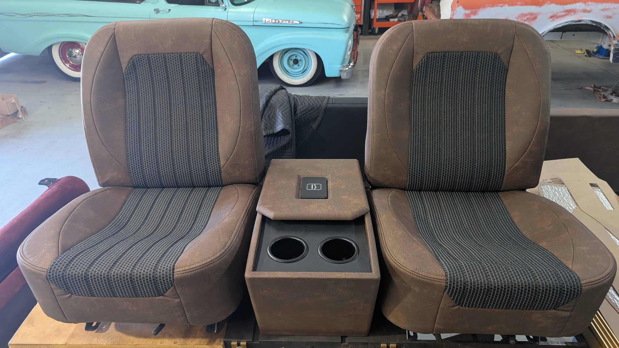 Titan 22" Universal Bucket Seat Set