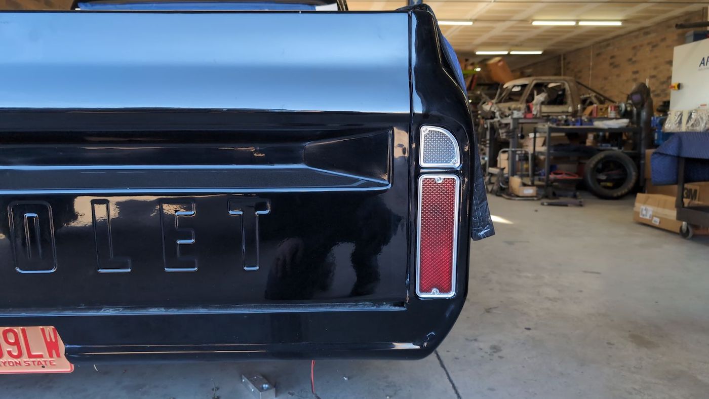 Tail Lights For Chevrolet C10 2-Piece Tail Light Lenses For 75-86 Chevrolet C10 – Driver & Passenger Side, Red Plastic C10 C20 Tail Lamp Set - Foto 3