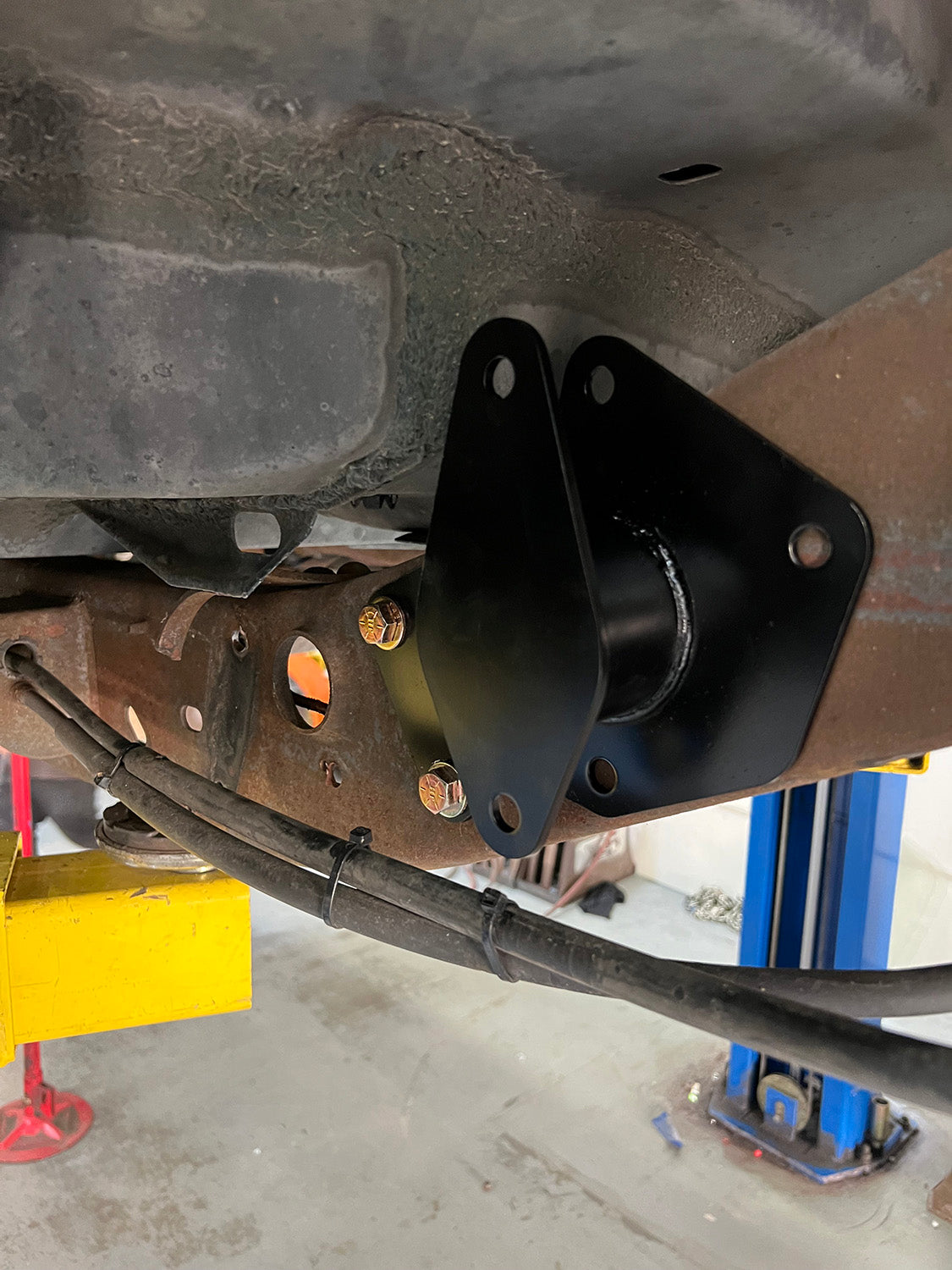 React Rear Coilover Kit - 96-99 2-Door 2wd Tahoe