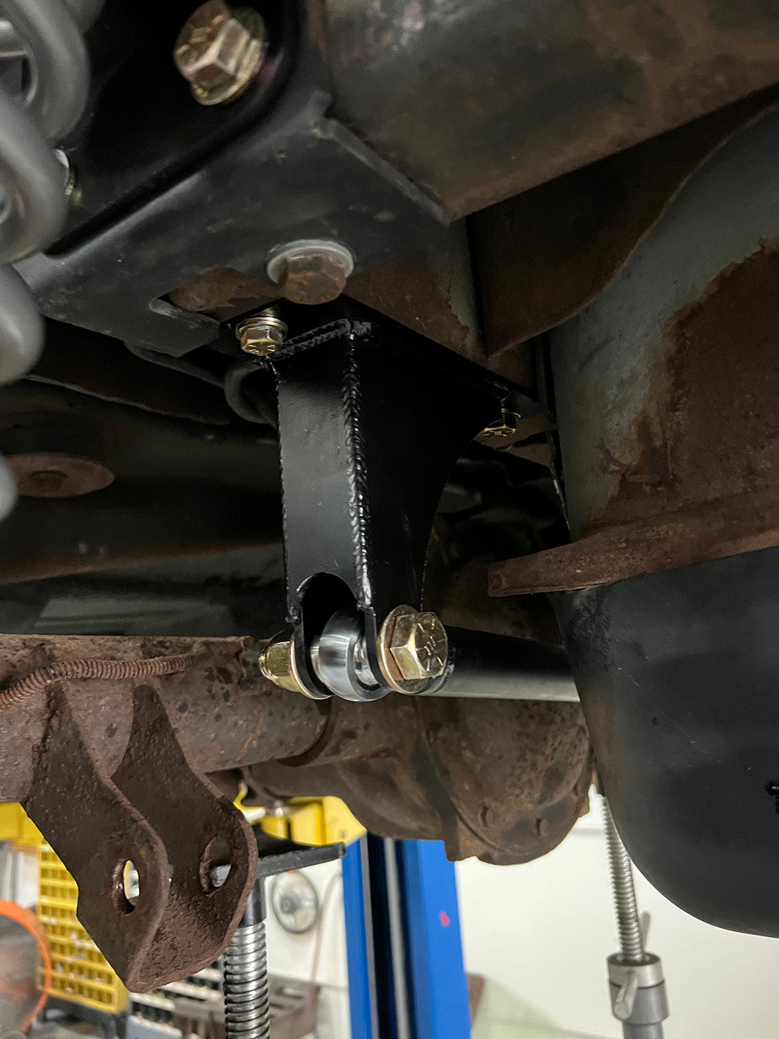 React Rear Coilover Kit - 96-99 2-Door 2wd Tahoe