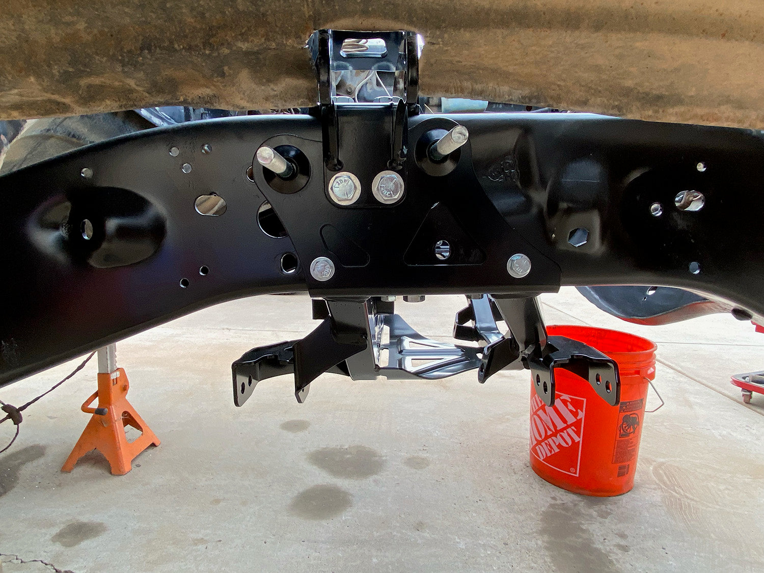 QA1 Front Retrofit Crossmember System - 63-72 C10 / 63-72 2wd SUV