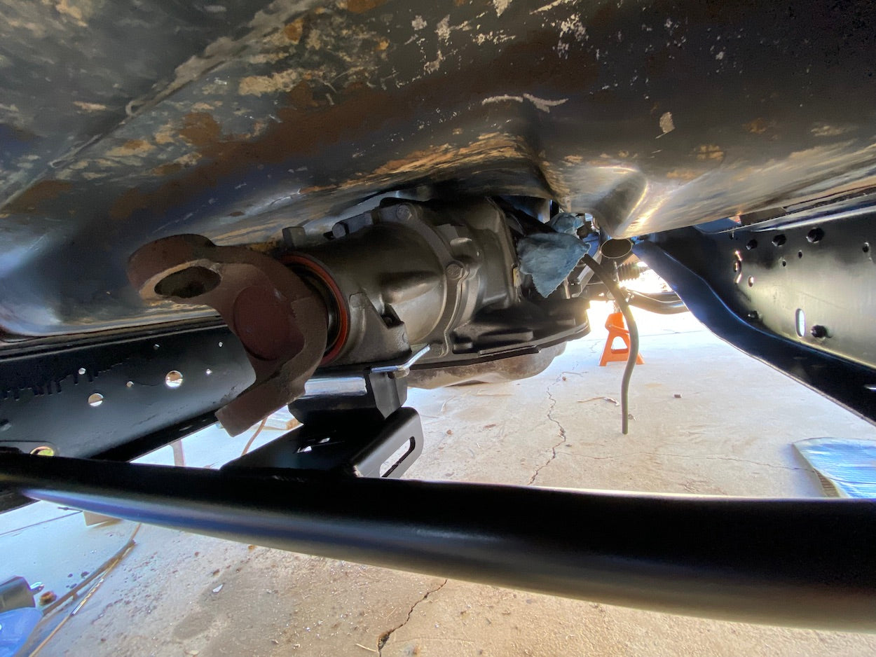 React Trans Crossmember - 63-87 C10