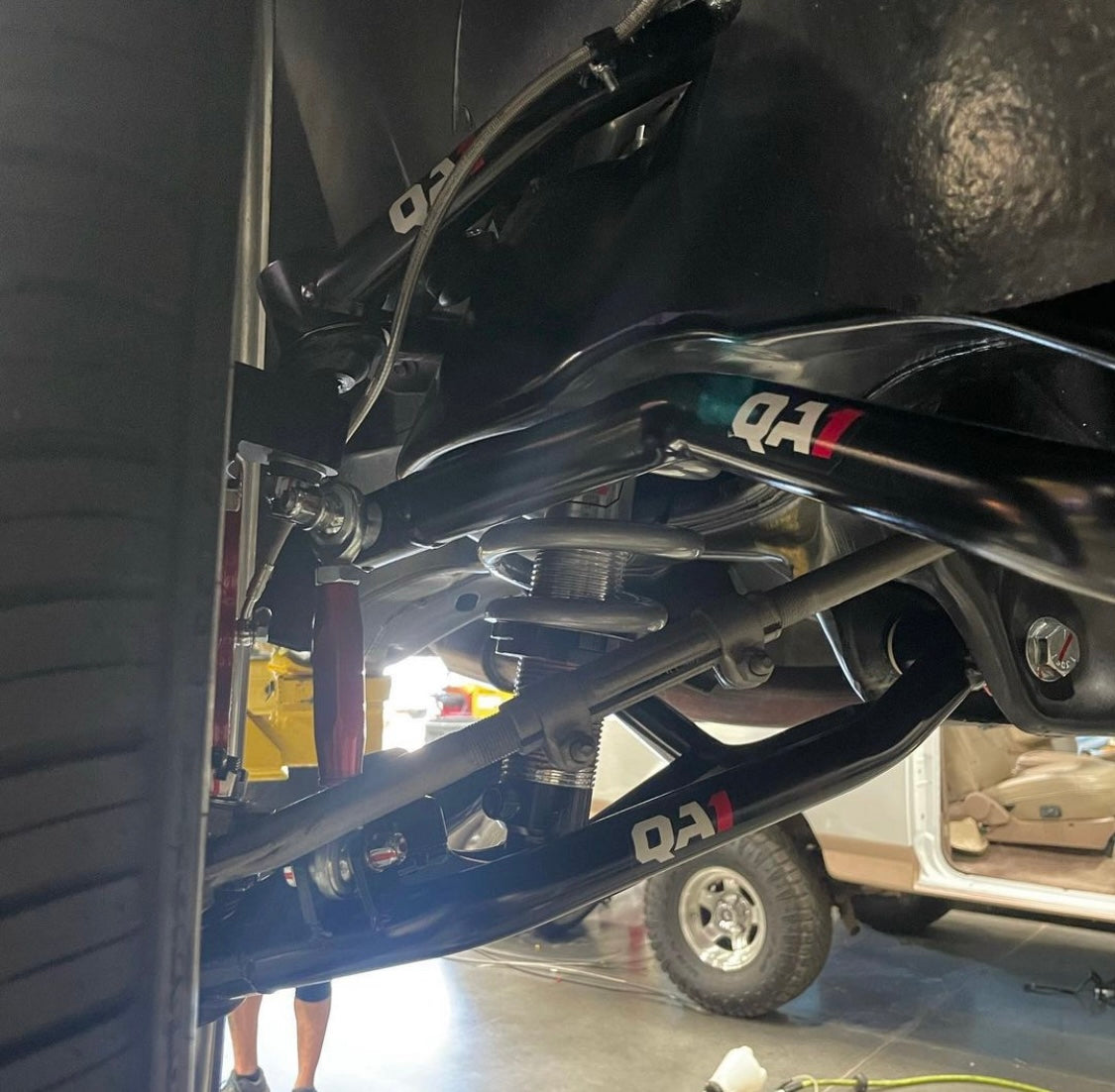 QA1 Front Single Adjustable Coilover System - 88-98 C1500 / 92-99 SUV