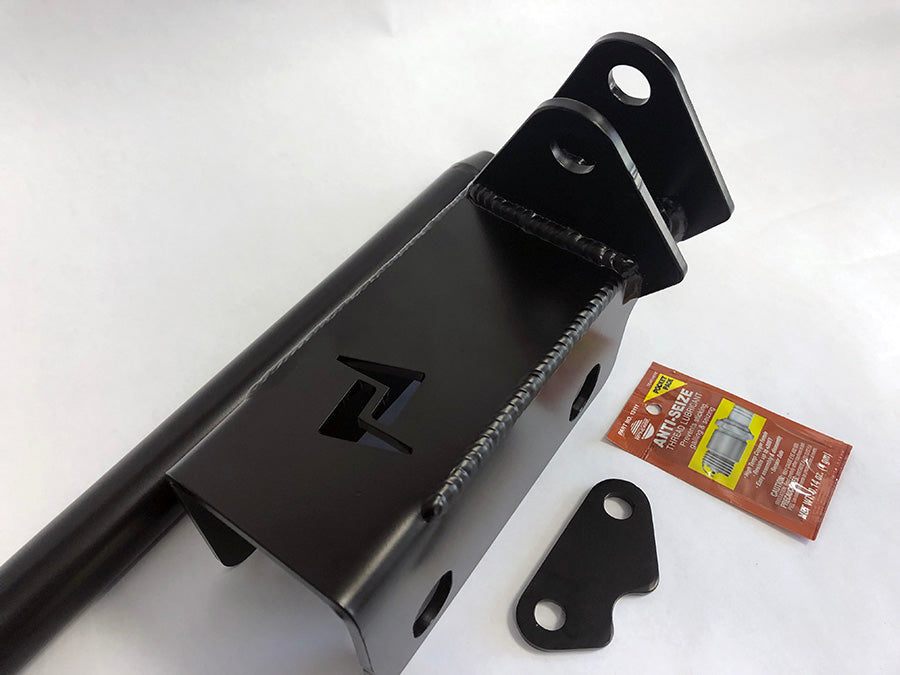 React Deluxe Panhard Bar Kit - 63-72 C10