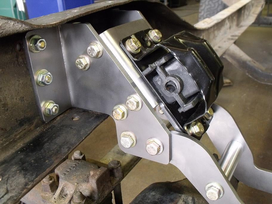 Dirty Dingo LS Conversion Crossmember 4wd - 63-72 K10