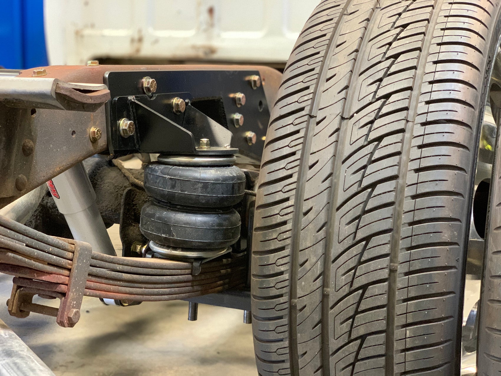 Switch Rear Air Bag Helper Kit - 73-1991 C20/C30